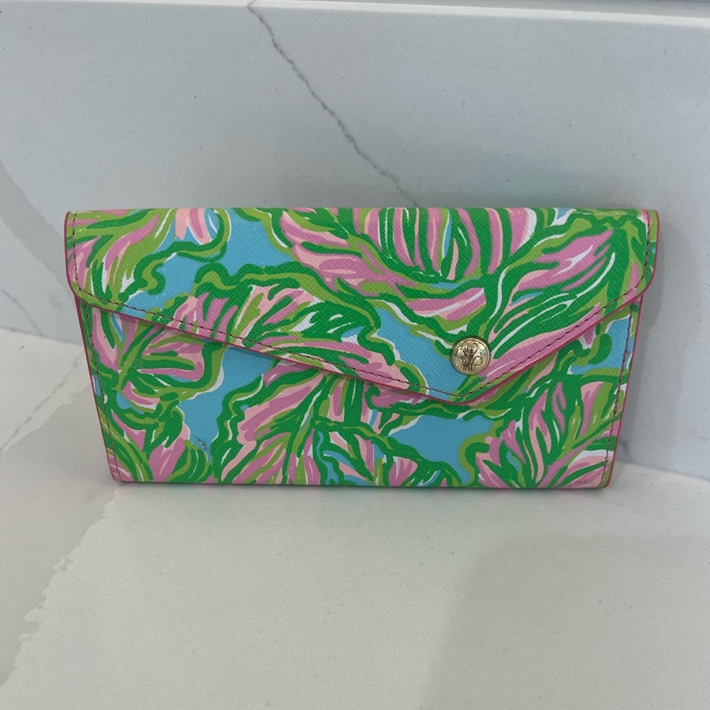 Lilly Pulitzer clutch